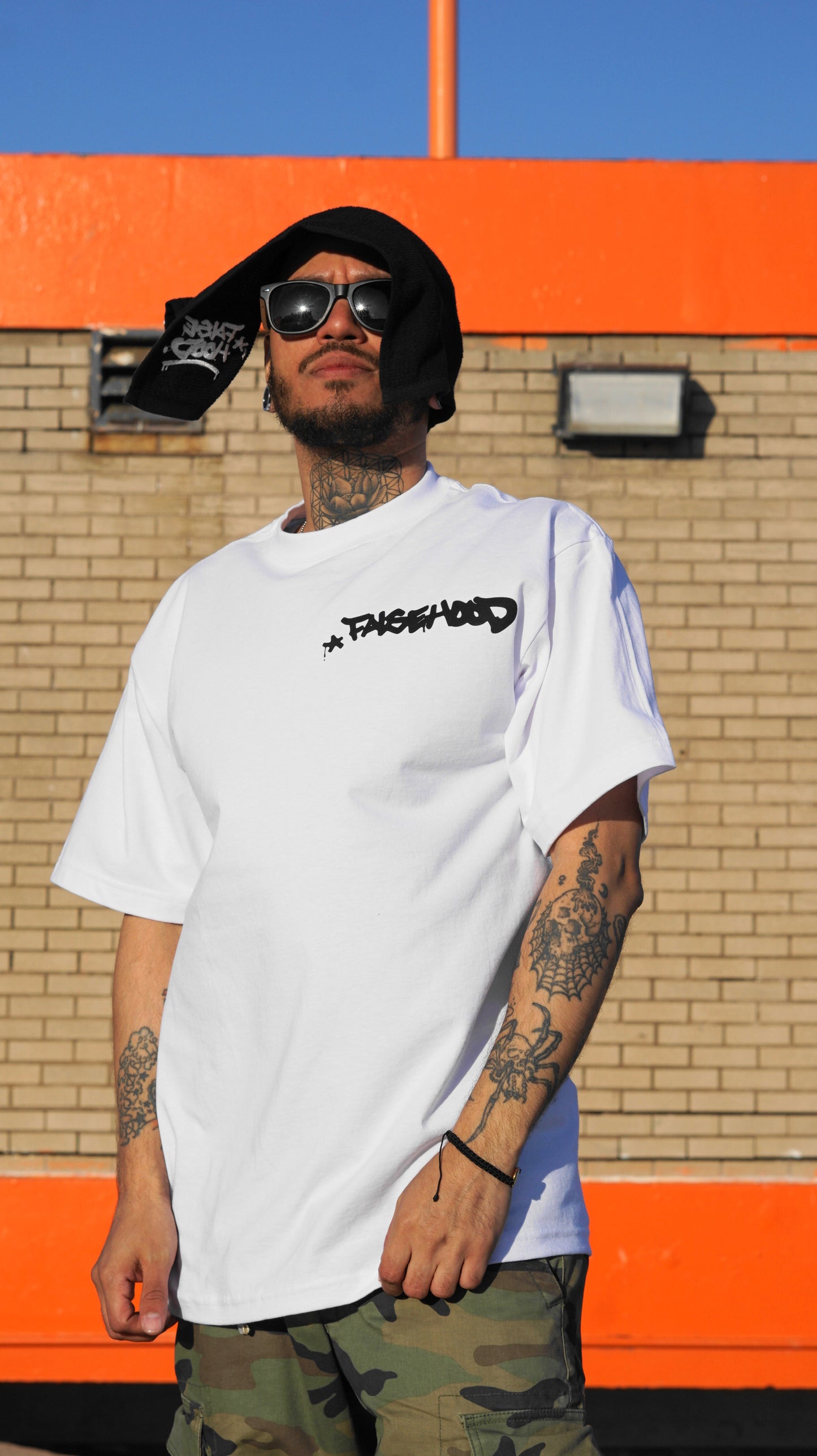 The Big TAG. Runner Sunglasses - FALSEHOOD.