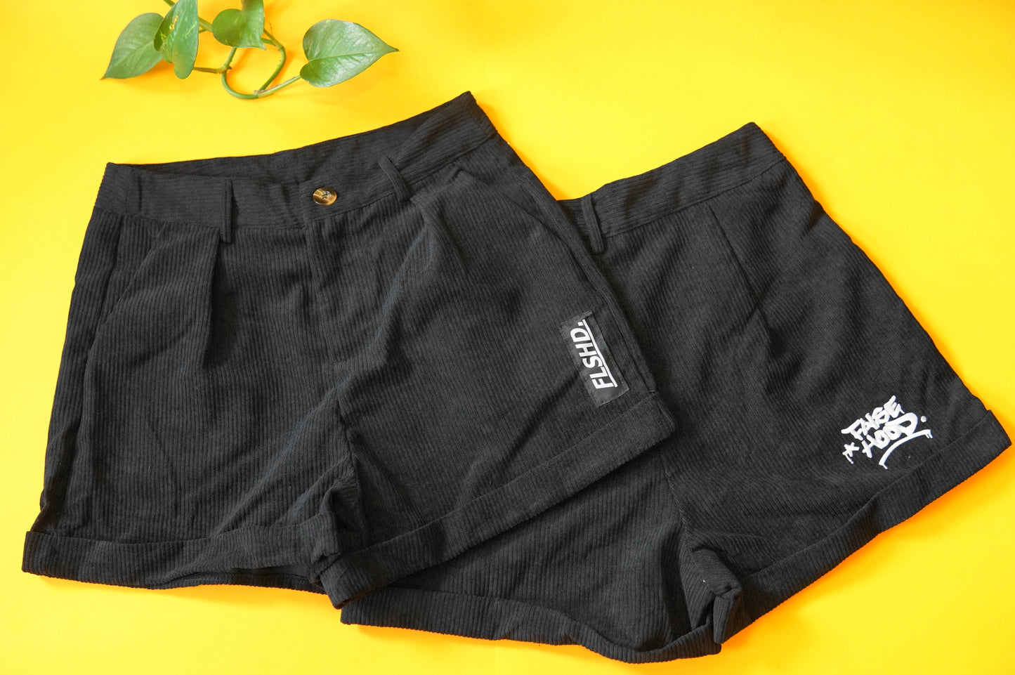 WMNS - Big TAG. High Waisted Corduroy Shorts - FALSEHOOD.