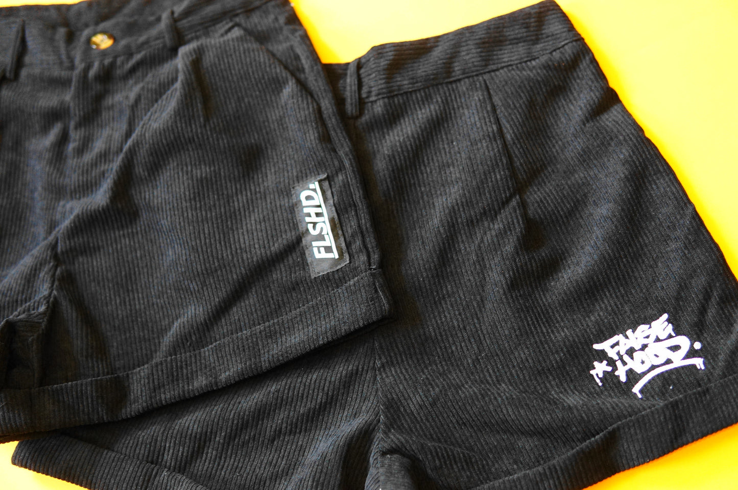 WMNS - Big TAG. High Waisted Corduroy Shorts - FALSEHOOD.