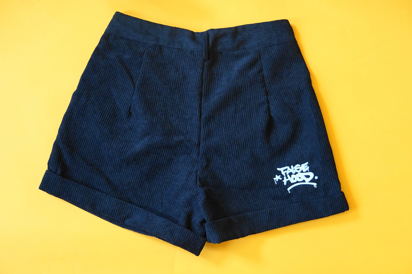 WMNS - Big TAG. High Waisted Corduroy Shorts - FALSEHOOD.