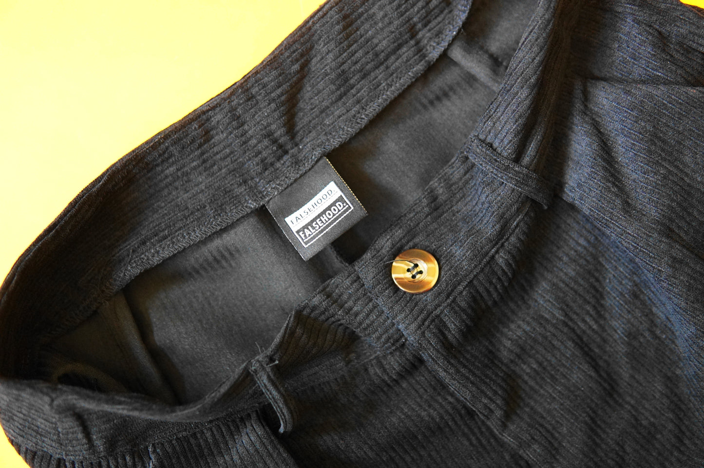 WMNS - Big TAG. High Waisted Corduroy Shorts - FALSEHOOD.