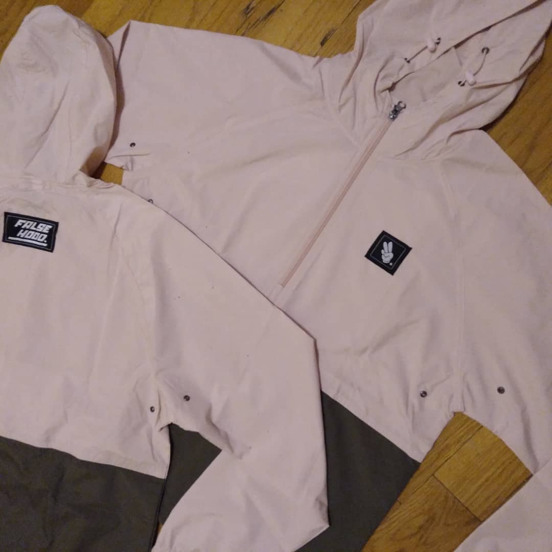 FINGERS TOGETHER. Quarter-Zip Pullover Windbreaker - FALSEHOOD.