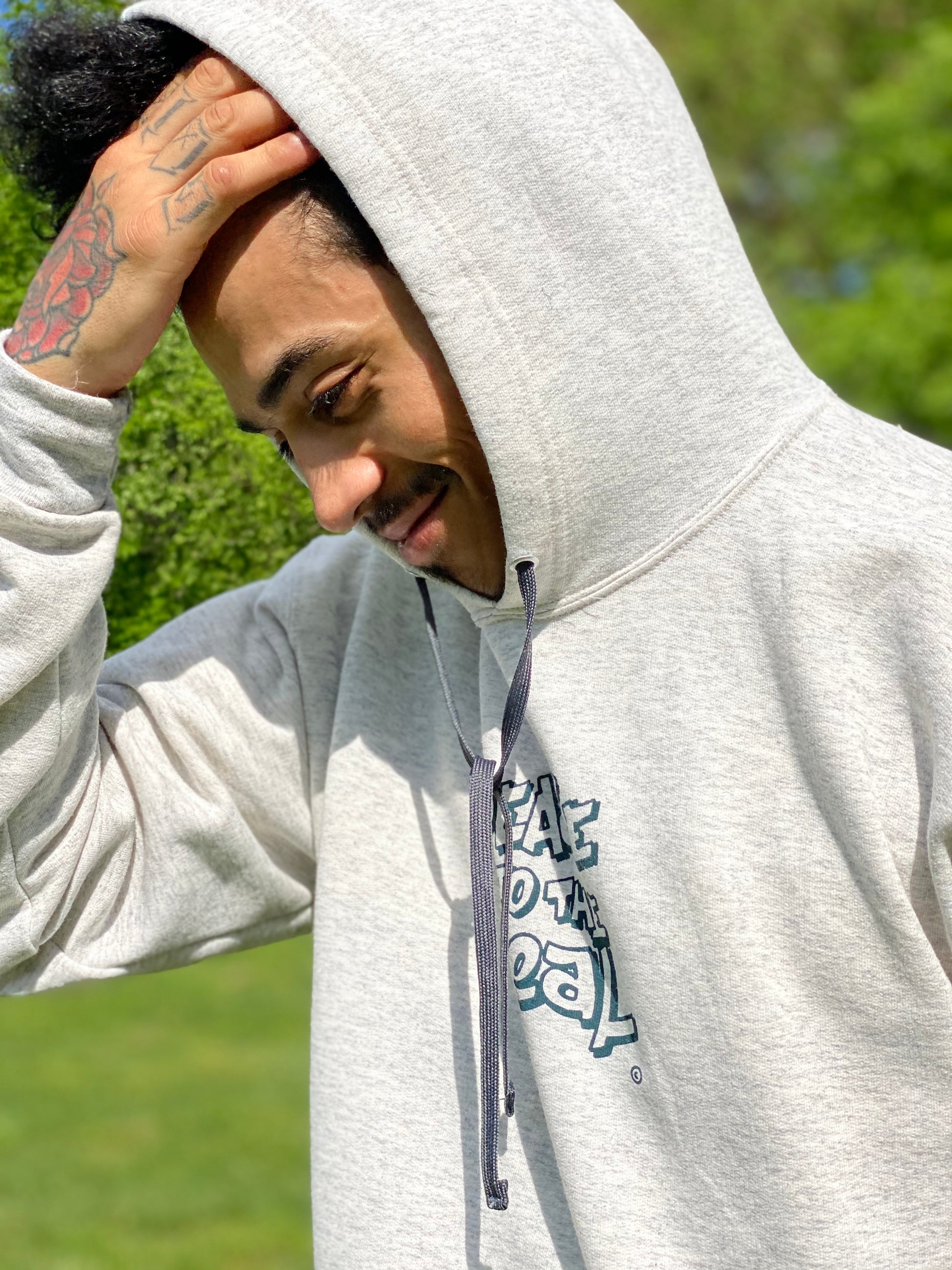 PEACE TO THE REAL. © Hoody - FALSEHOOD.