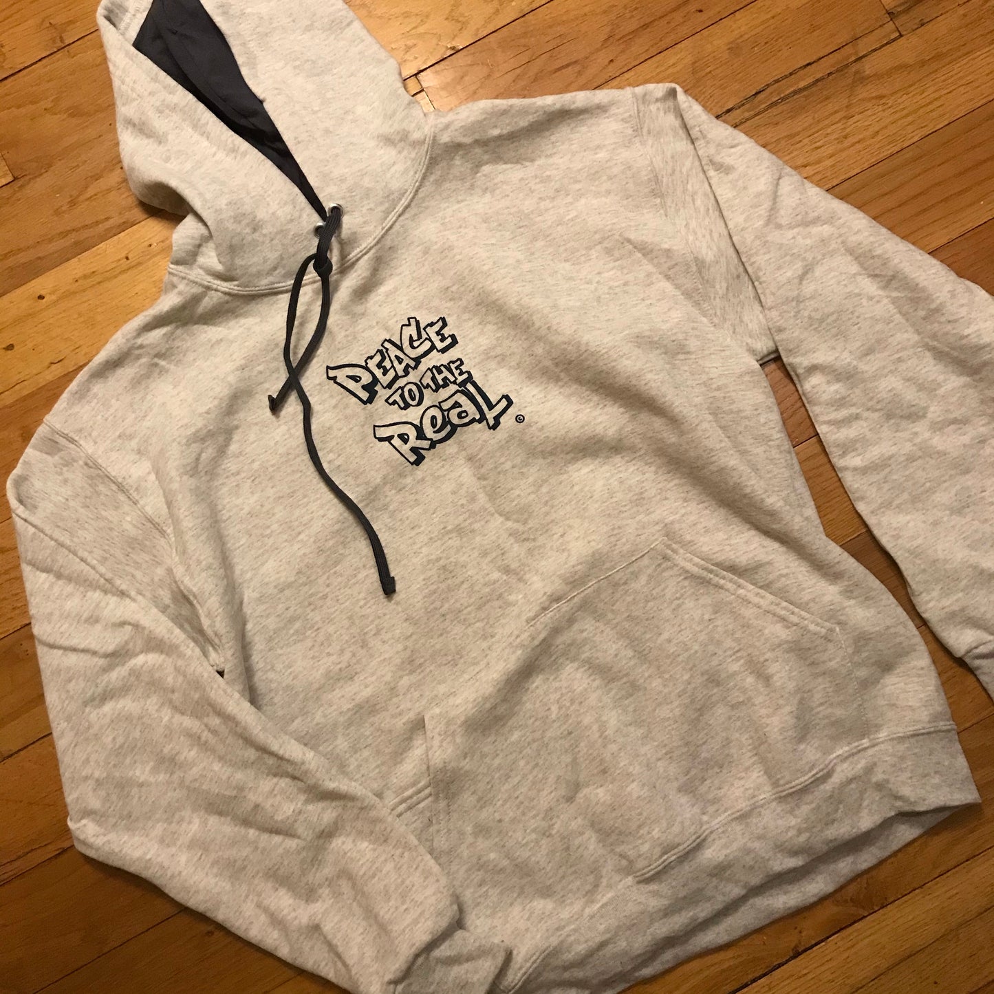 PEACE TO THE REAL. © Hoody - FALSEHOOD.