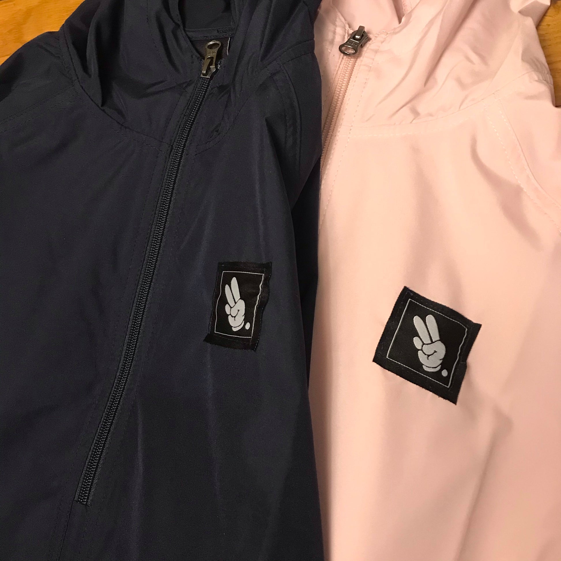 FINGERS TOGETHER. Quarter-Zip Pullover Windbreaker - FALSEHOOD.