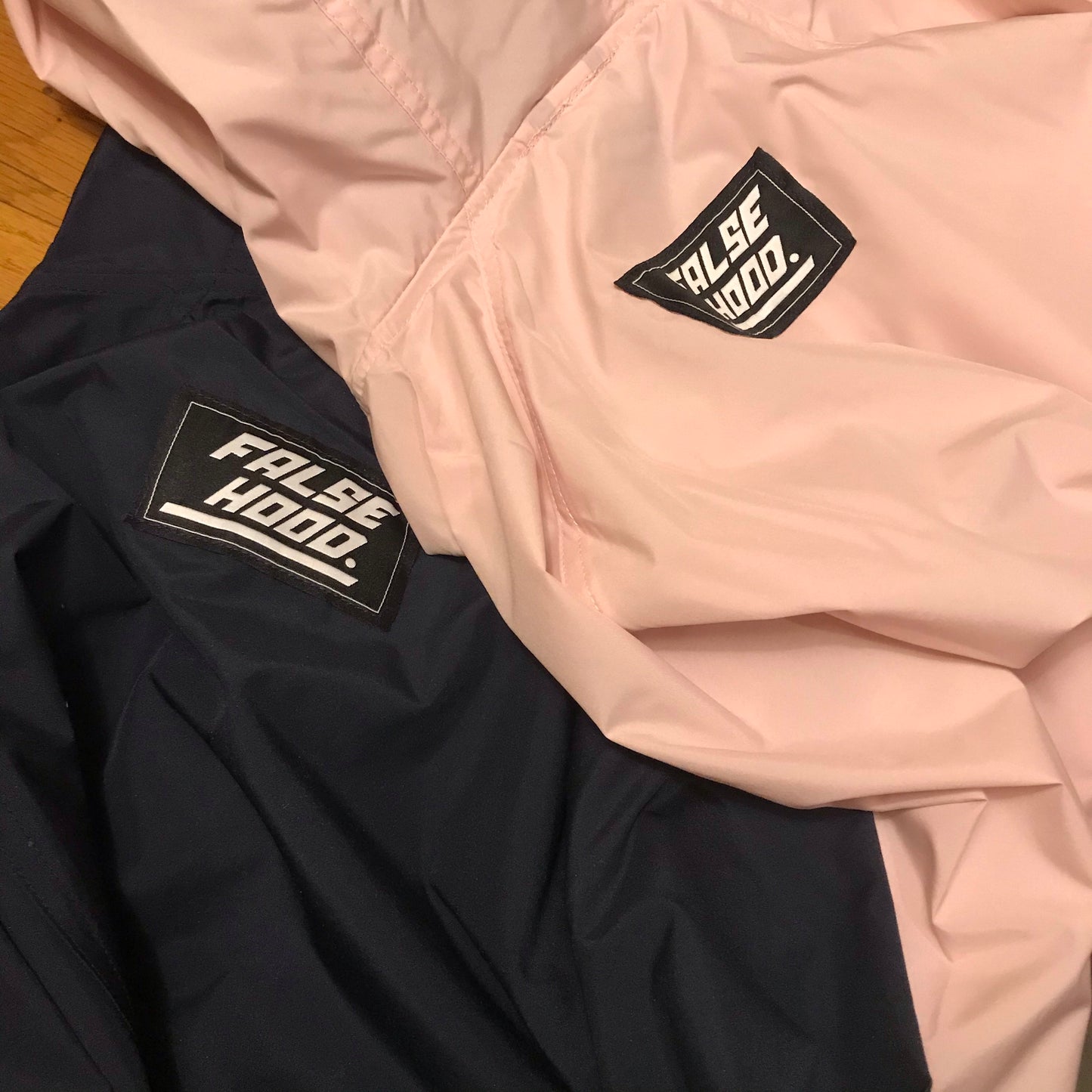 FINGERS TOGETHER. Quarter-Zip Pullover Windbreaker - FALSEHOOD.